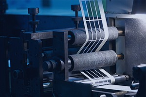 Stimmungsfoto Stanzmaschine Gitterabzug